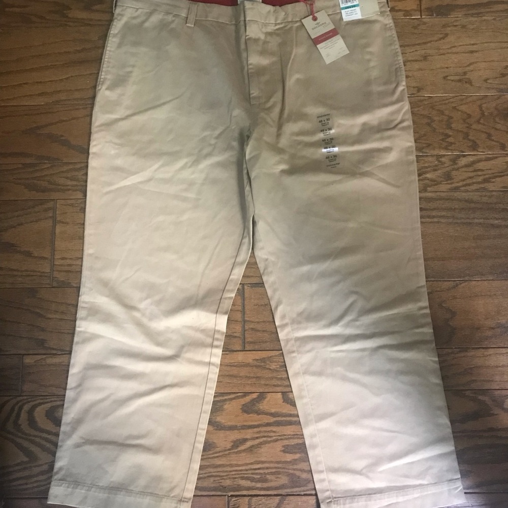 NWT Dockers Iconic Khaki Pant